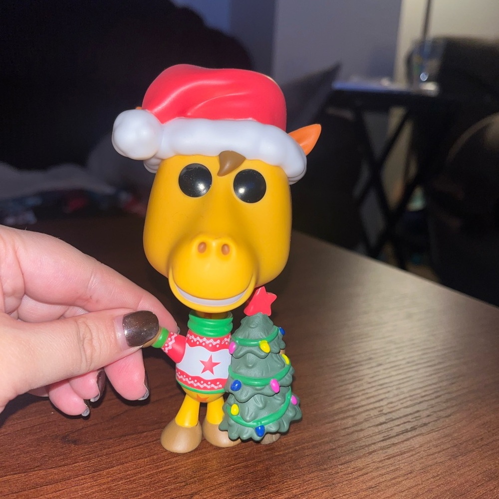 Geoffrey Giraffe with Christmas Tree Funko Pop